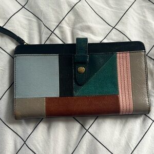 Fossil Fiona wallet